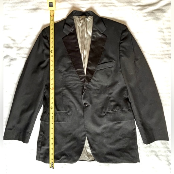 Tuxedo Jacket - Picture 4 of 9